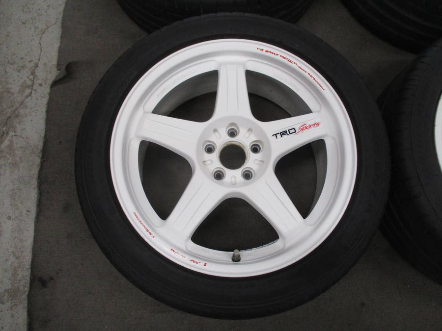 TRD SPORTS T3 (White) 17x7.5j+35100-5H x4