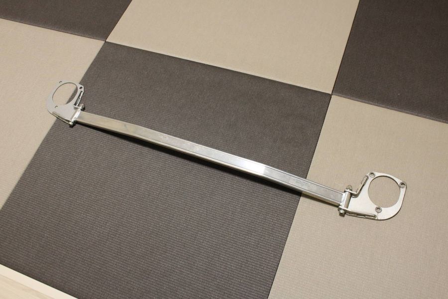 C-One strut brace Yaris