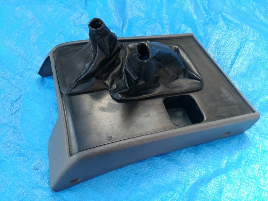 LandCruiser FJ80 Shifter Surround